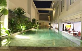 Megaland Hotel Solo
